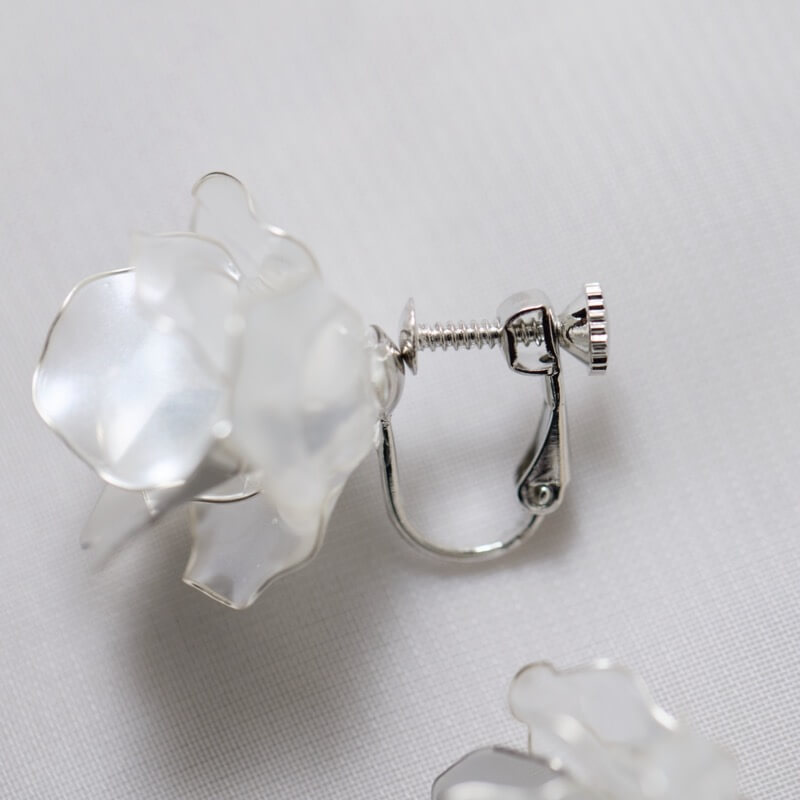 シルバーのフラワーアートイヤリング