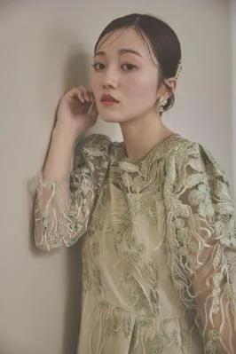 カーキのボリュームスリーブ刺繍ドレス　S/Select Shop