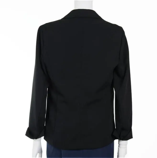 黒のシンプル長袖ジャケット