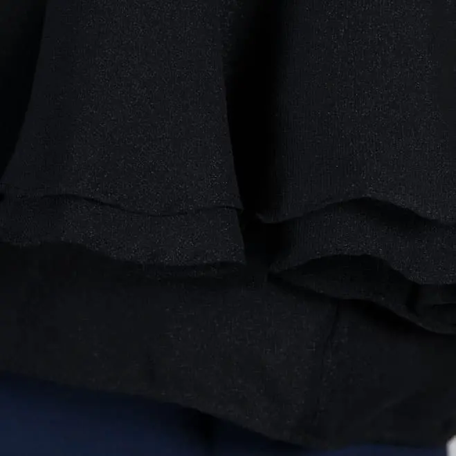 黒の袖フリルボレロ