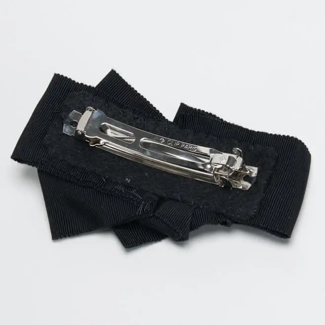 黒のデフォルメビジューバレッタ